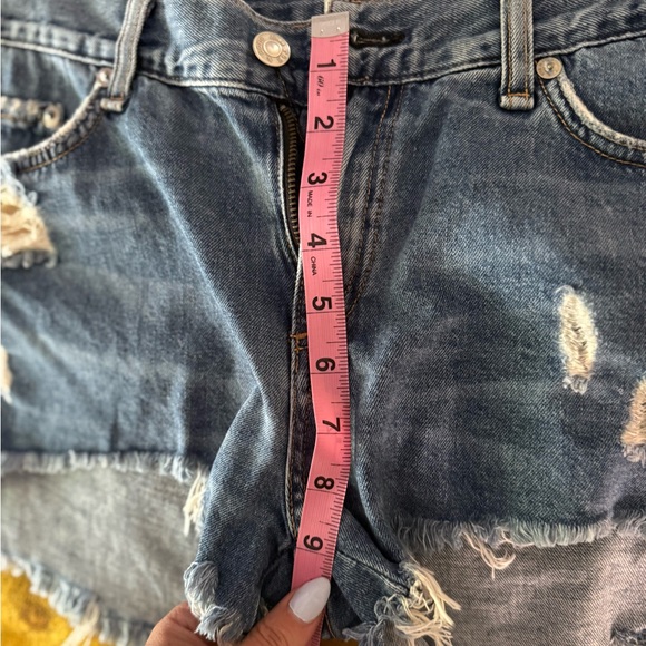 Rag & Bone Cut Off Distressed Short in Winnie - Picture 9 of 9